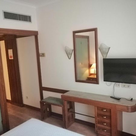 Hotel Universal Жереш Екстер'єр фото