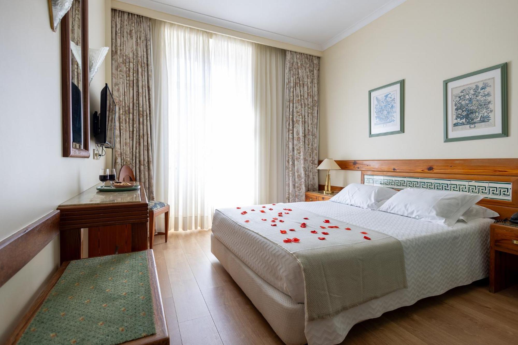 Hotel Universal Жереш Екстер'єр фото