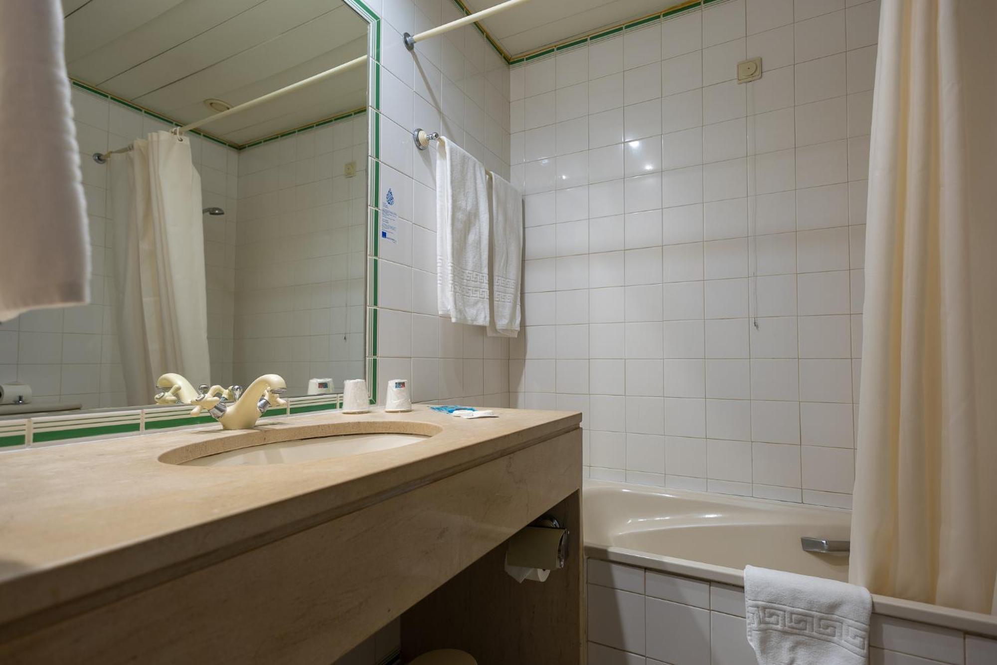 Hotel Universal Жереш Екстер'єр фото
