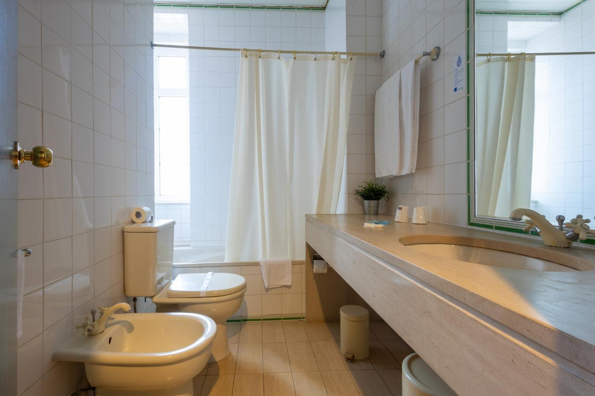 Hotel Universal Жереш Екстер'єр фото